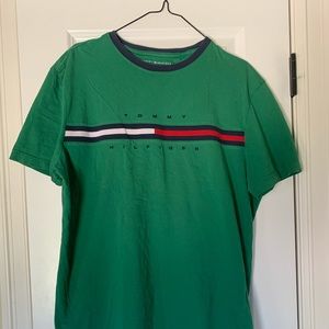 Tommy Hilfiger dark green t-shirt 💚